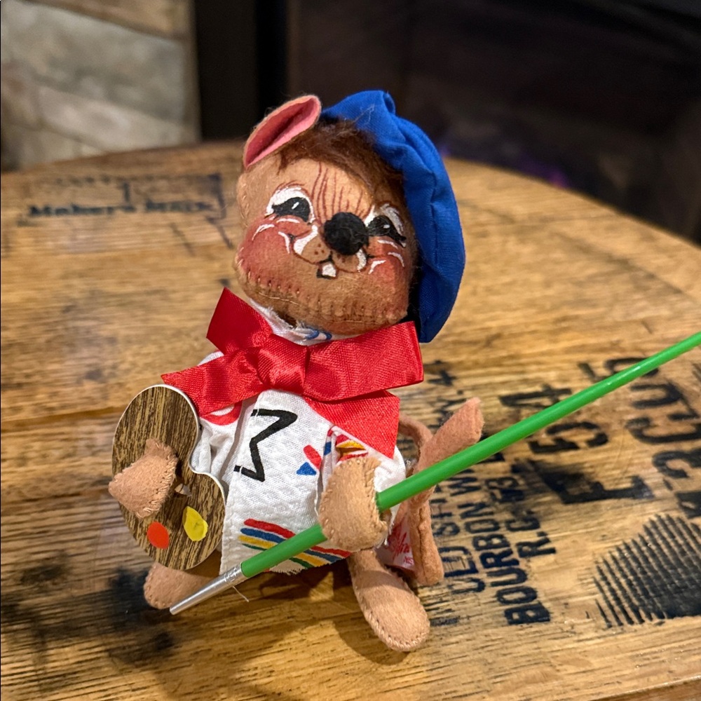 Vintage 1990 Annalee Mouse Artist Painter